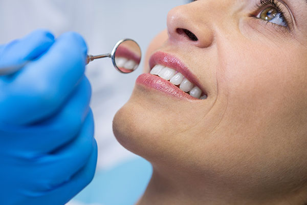 What to Expect During a Dental Cleaning from Encino Cosmetic & Dental Implants in Encino, CA