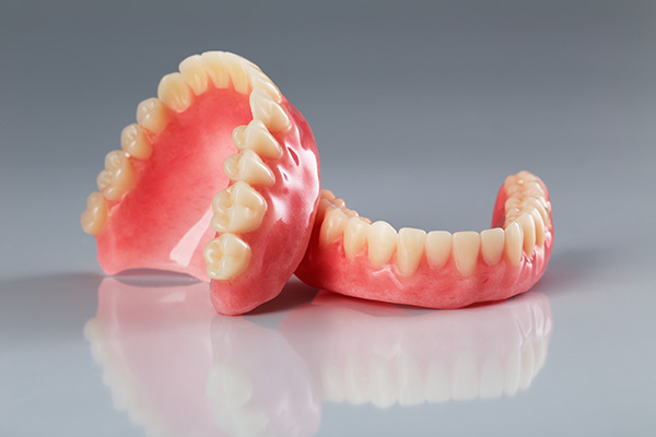 The Average Lifespan of Dentures from Encino Cosmetic & Dental Implants in Encino, CA